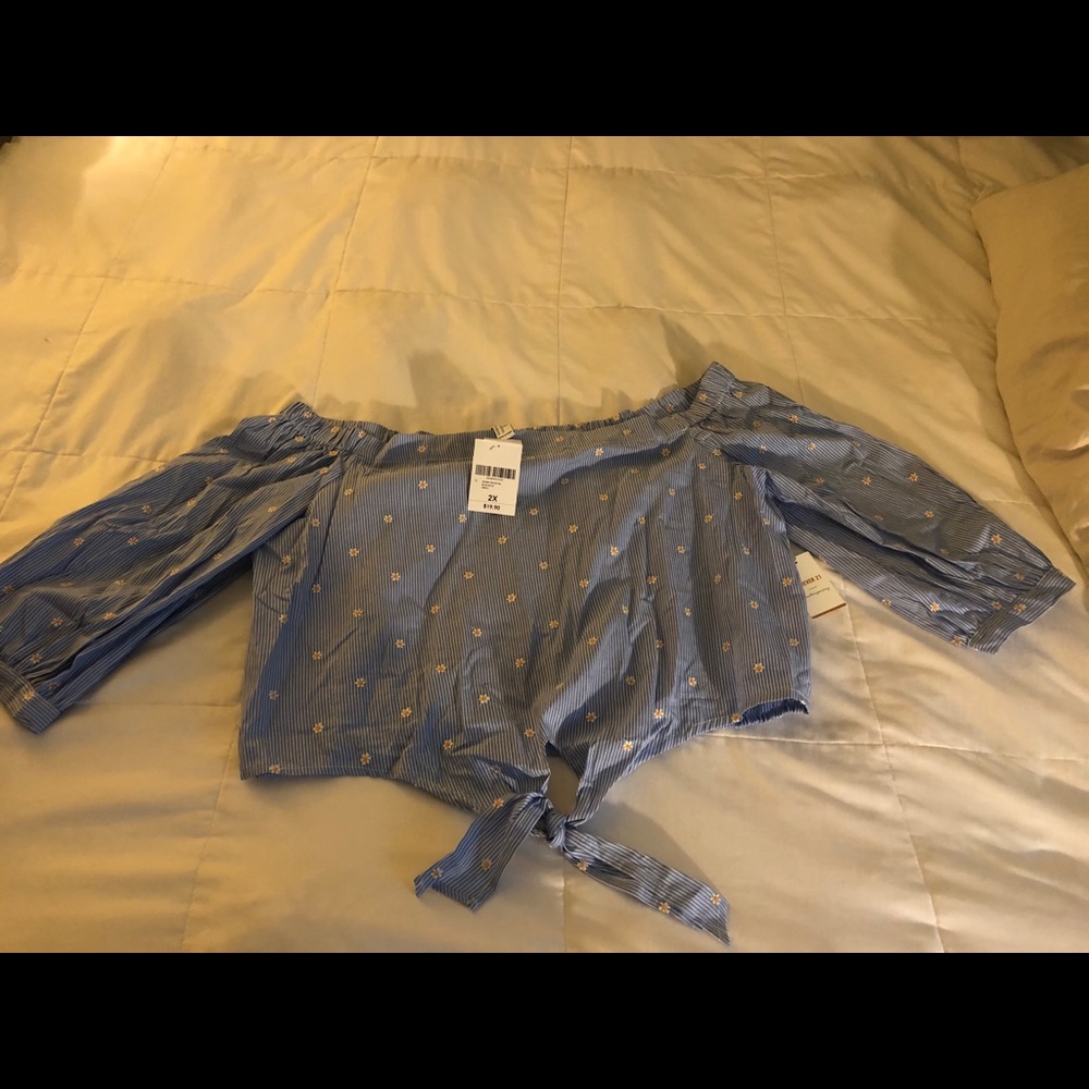 Brand new off the shoulder shirt size 2x $15